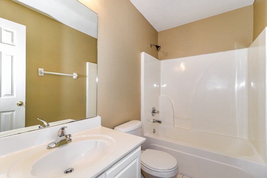 Building Photo - 8705 Eagle View Dr