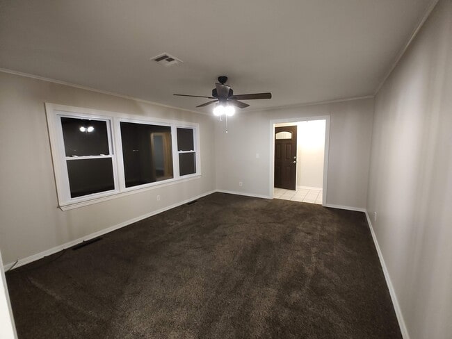 Building Photo - 2025 N 432