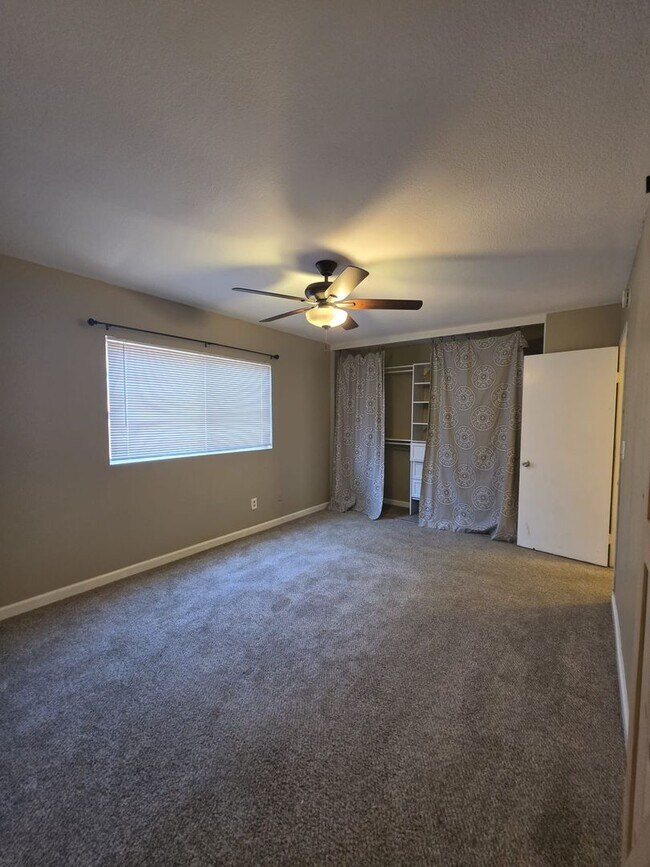 Building Photo - Beautiful 3 bedroom 2 bath Home in Imperial Beach