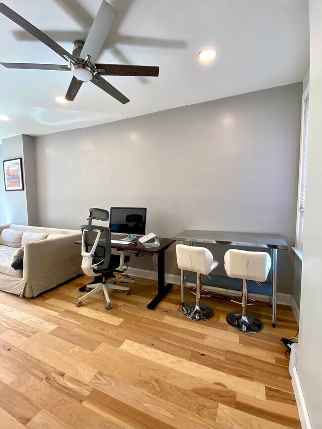 Building Photo - 2729 Reno St