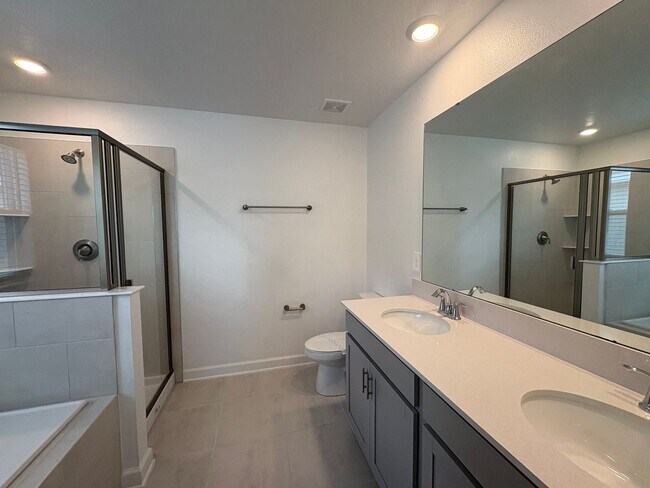 Building Photo - 3-bedroom Home for Rent in Storey Park