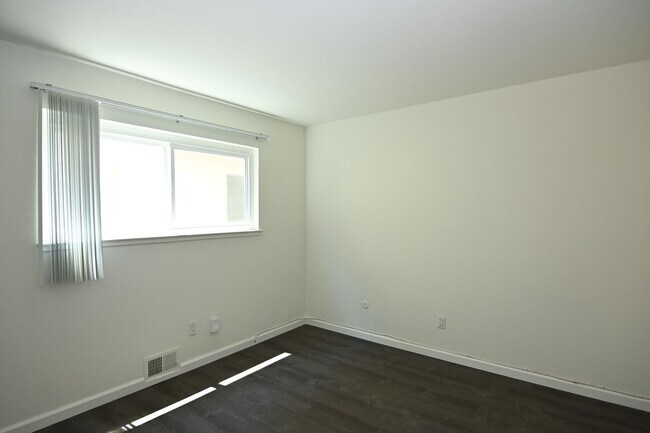 Building Photo - 460 Richfield Dr