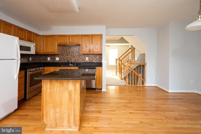 Building Photo - 44877 Grove Terrace