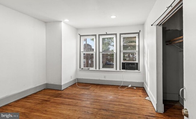 Building Photo - 6813 Ditman St