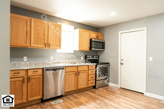 Building Photo - 2 bedroom home now available