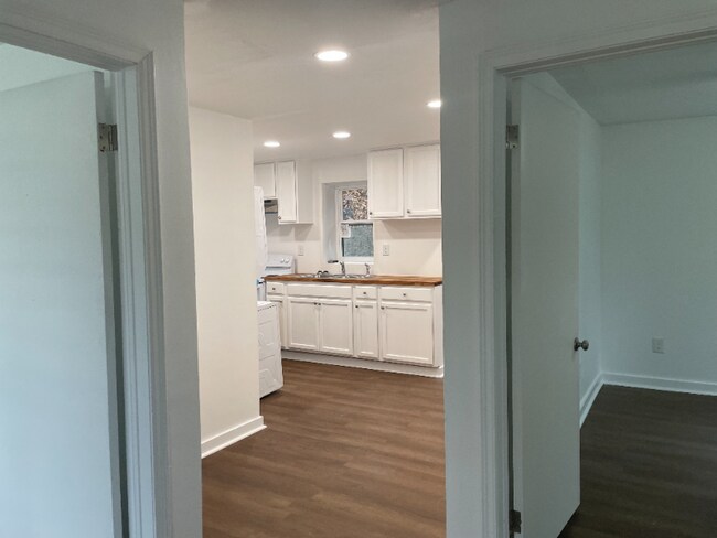 Building Photo - 416 Old Beason Well Rd