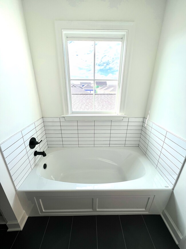 Building Photo - 12085 River Beauty Loop