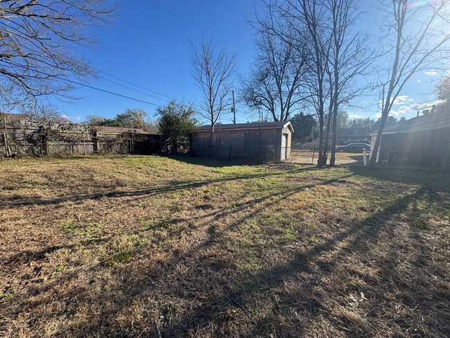 Building Photo - 3334 Fostoria Rd