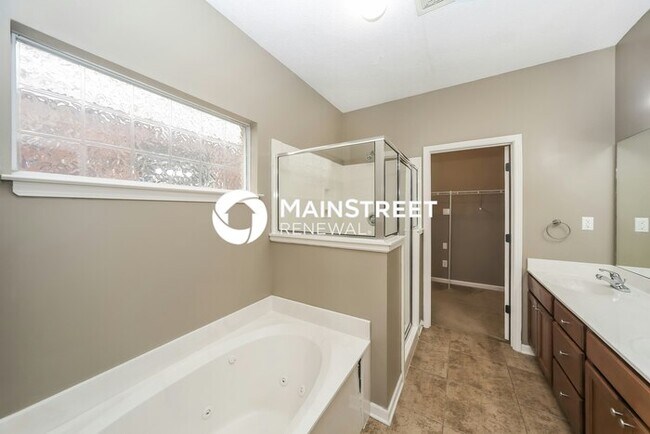 Building Photo - 3 Bedroom Pet-Friendly Home in CORDOVA, TN with Main Street Renewal