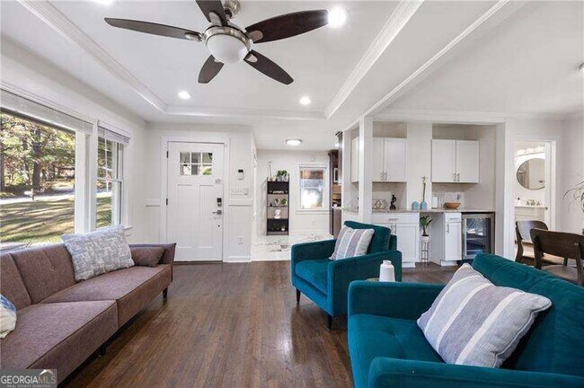 Building Photo - 1290 Glen Forest Way