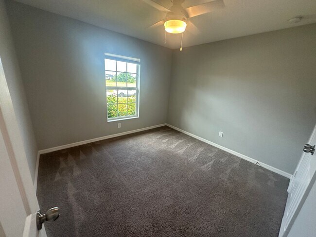 Building Photo - 3 Bedroom + Den - 2 Bathroom- NW Cape Coral