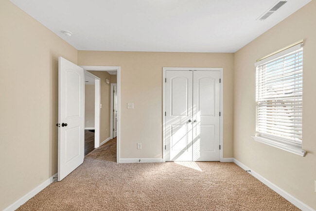Building Photo - 309 Channel Run Ln