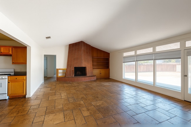 Building Photo - 5001 Rockford Dr