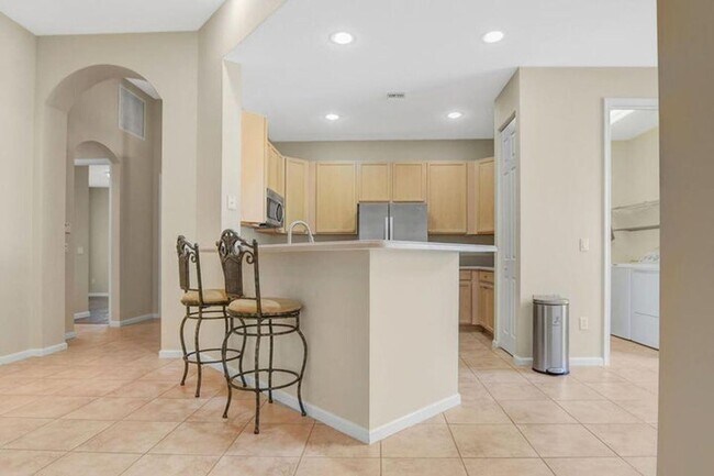 Building Photo - 6731 Southport Dr