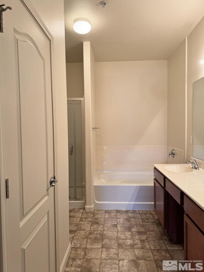 Building Photo - 1325 S Meadows Pkwy