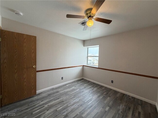 Building Photo - 516 Inness Ave