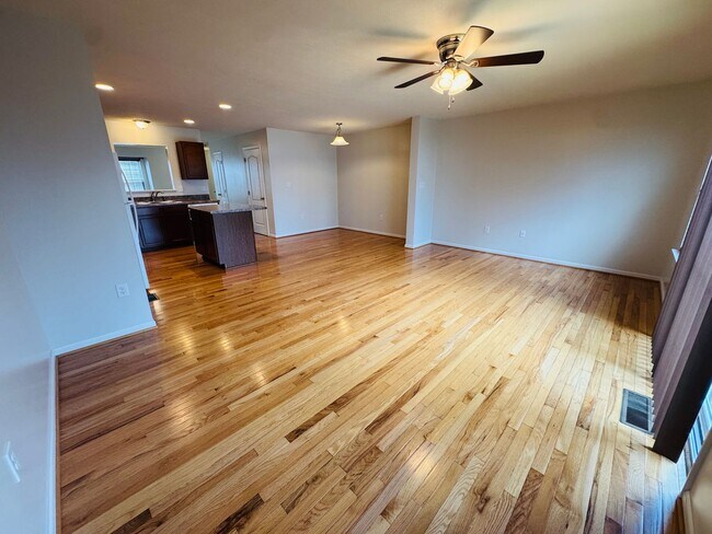 Building Photo - 3 Bed/ 2.5 Bath Townhome close to the interstate - Available 06/08/2026