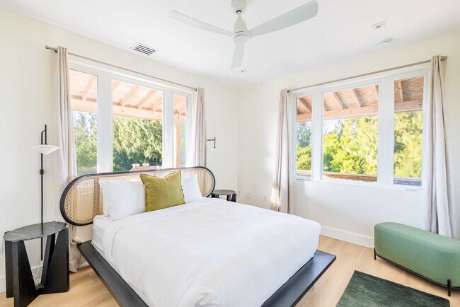 Building Photo - 18954 Acosta Rd