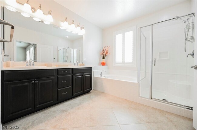 Building Photo - 10073 White Mulberry Dr