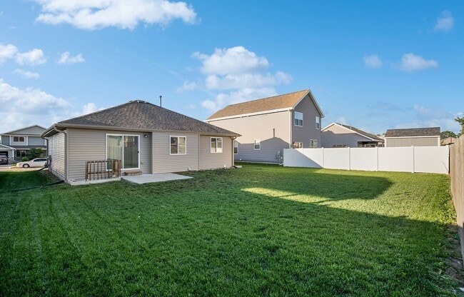 Building Photo - Great Family Neighborhood