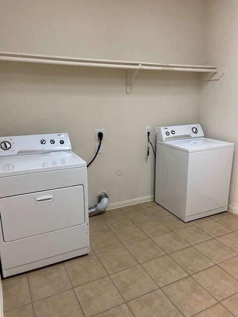 Building Photo - 21307 Bella Jess Dr