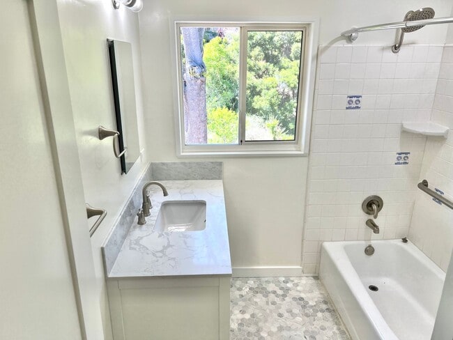 Building Photo - Beautifully Remodeled 2 Story Home In Cold...