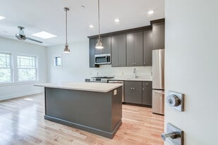 Building Photo - 512 Whittier St NW