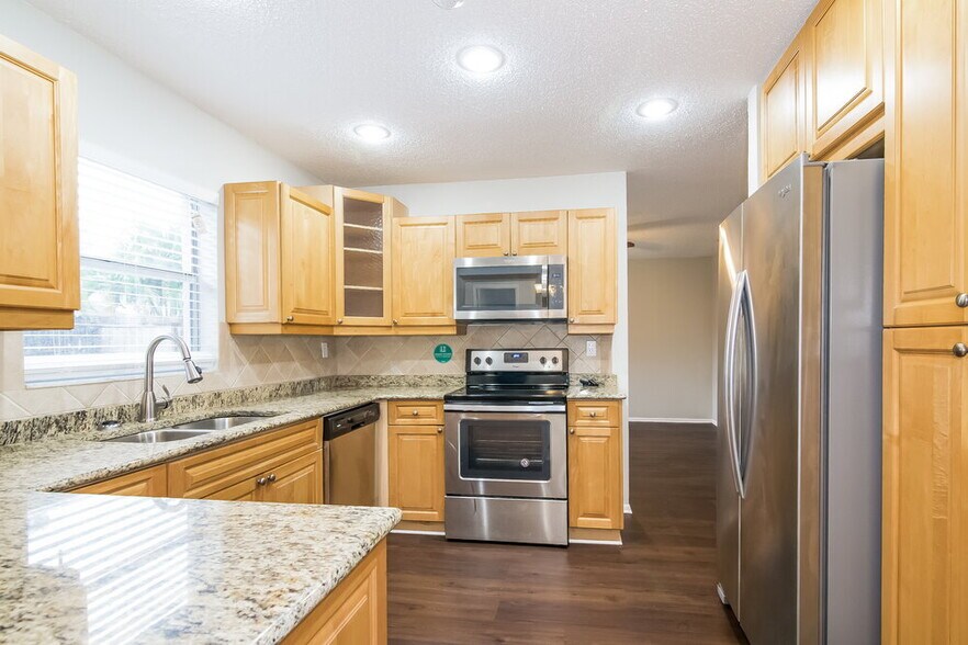 Building Photo - 545 5th St SE