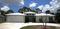 Building Photo - 349 SW Dagget Ave