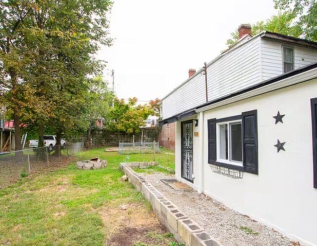 Building Photo - 1142 E Kentucky St