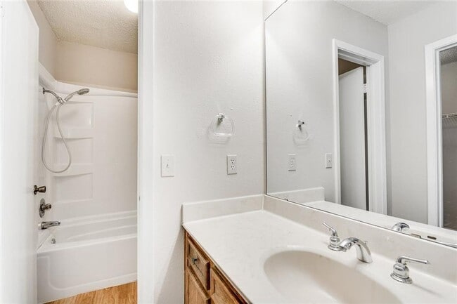 Building Photo - 10616 Mellow Meadow Dr