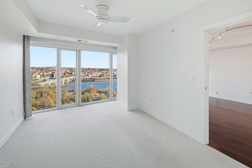 Building Photo - 1111 19th St N