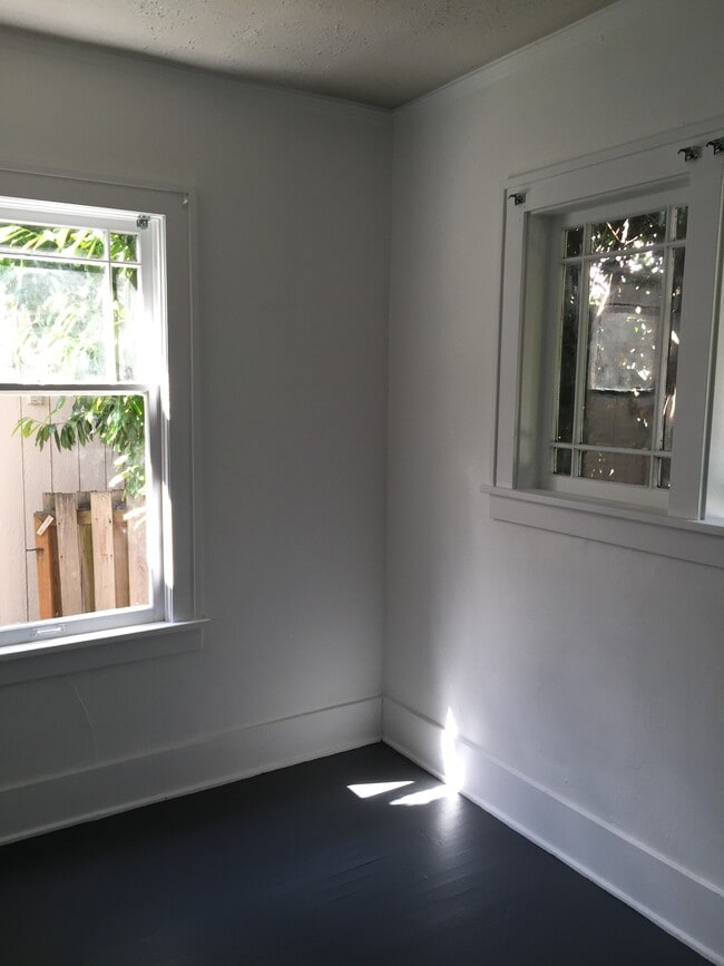 Building Photo - 5211 11th Ave