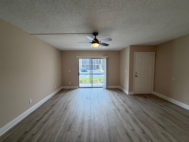 Building Photo - 5315 Summerlin Rd