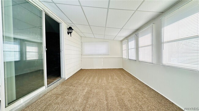 Building Photo - 954 Brighton Rd