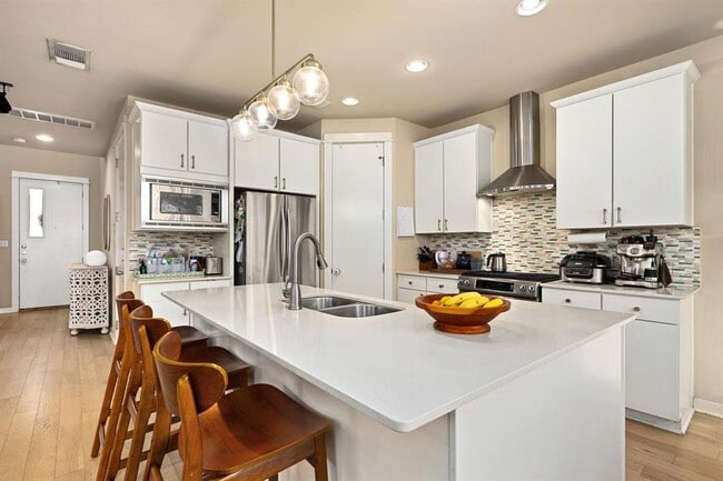 Building Photo - 2819 Corbin Ln