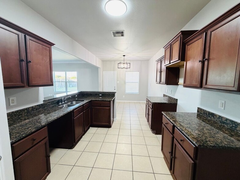 Building Photo - 6926 Atwood Preserve Ct