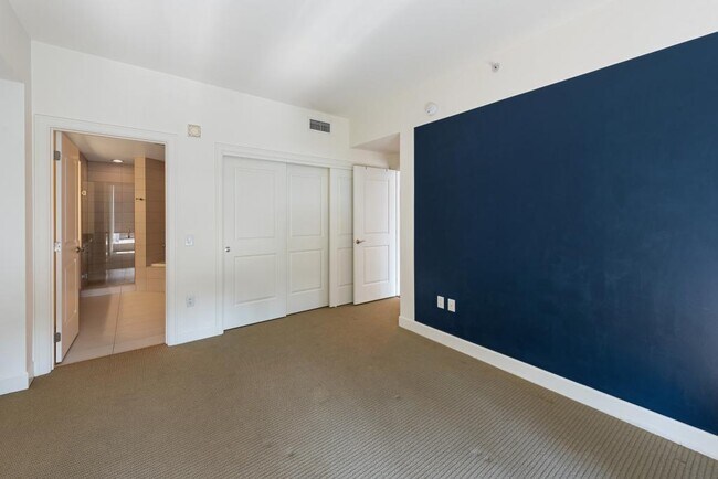 Building Photo - The Escala Condominiums - 1 bedroom + den