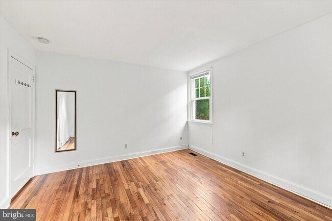 Building Photo - 500 E Lancaster Ave