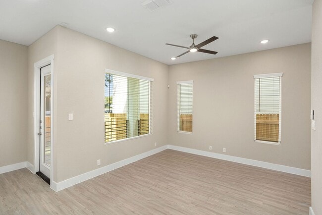 Building Photo - Brand New 3/2.5 Townhome