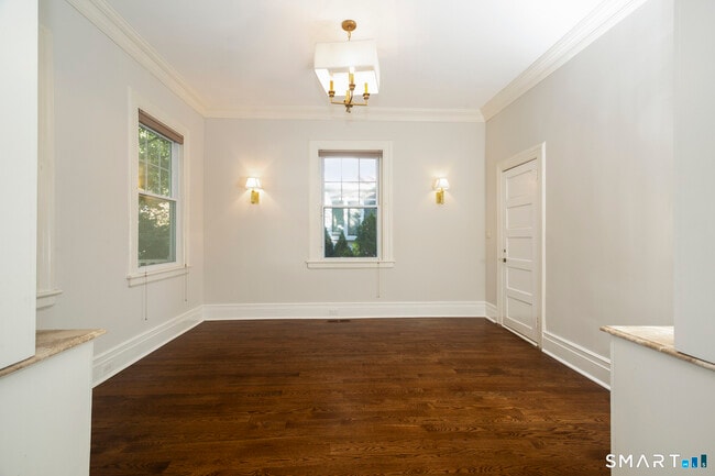 Building Photo - 309 Milbank Ave