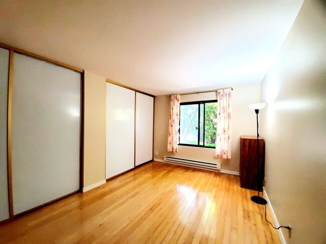 Building Photo - Lovely 1 bedroom at Shelter Creek