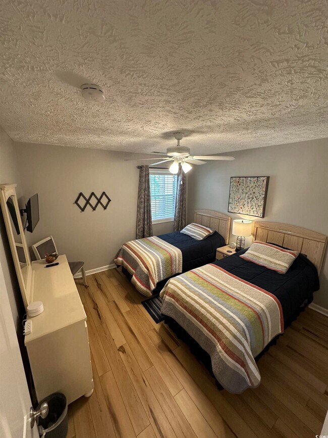 Building Photo - 569 Blue River Ct