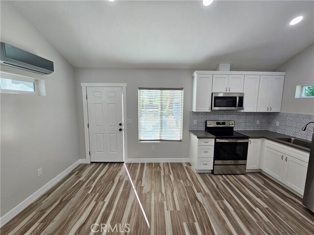 Building Photo - 6570 Mt Diablo Ave