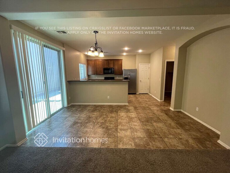 Building Photo - 941 S Deerfield Ln