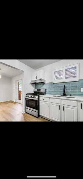 Building Photo - 5632 Kingsport Dr