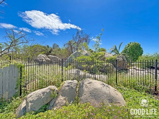 Building Photo - Beautiful 2BD/2BA Condo in El Cajon W/ A/C, W/D, Covered Back Patio, & Community Pool!