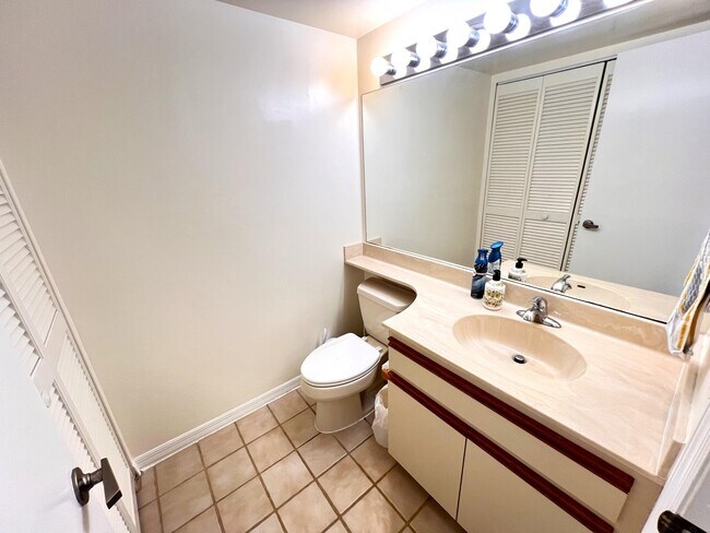 Building Photo - 513 Seaport Blvd