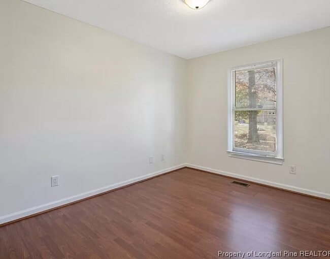 Building Photo - 6466 Brookshire St