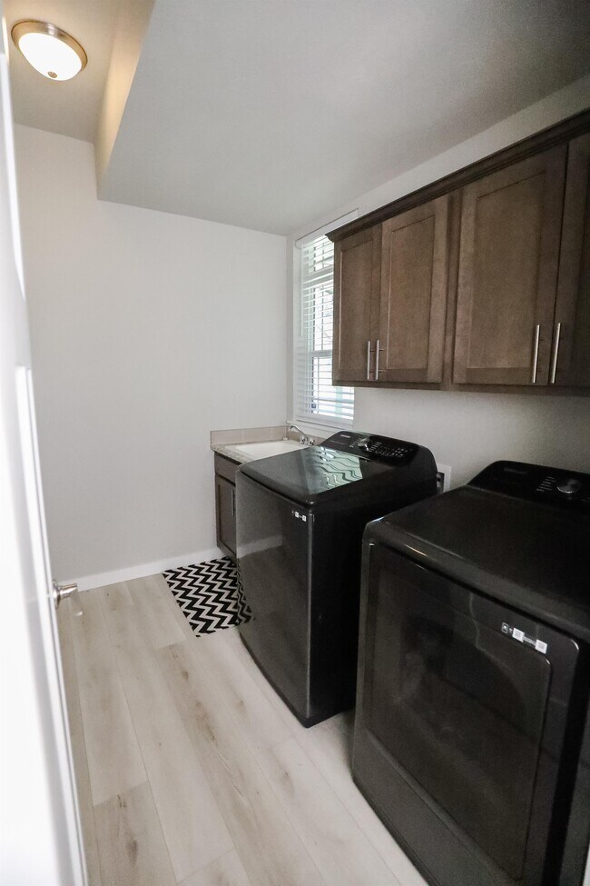 Building Photo - 4024 S University Ct